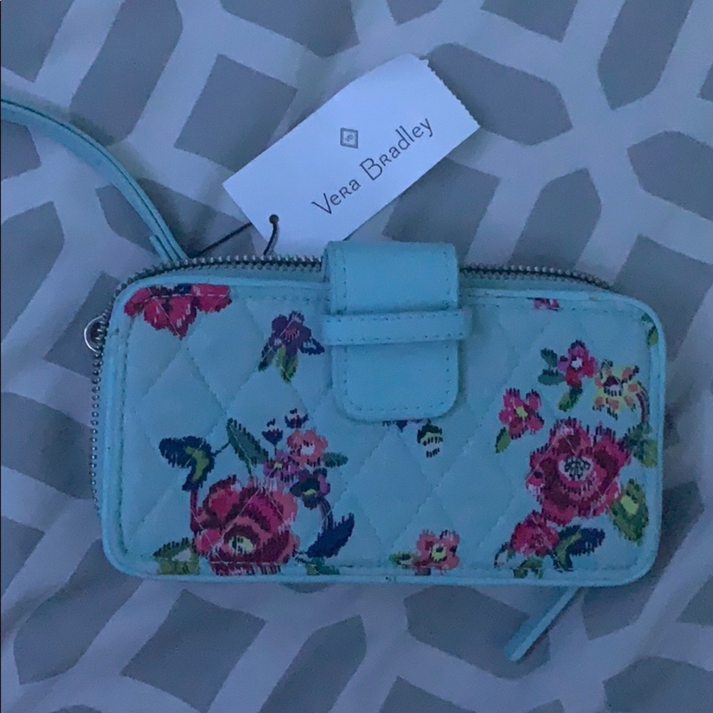vera bradley wristlet
